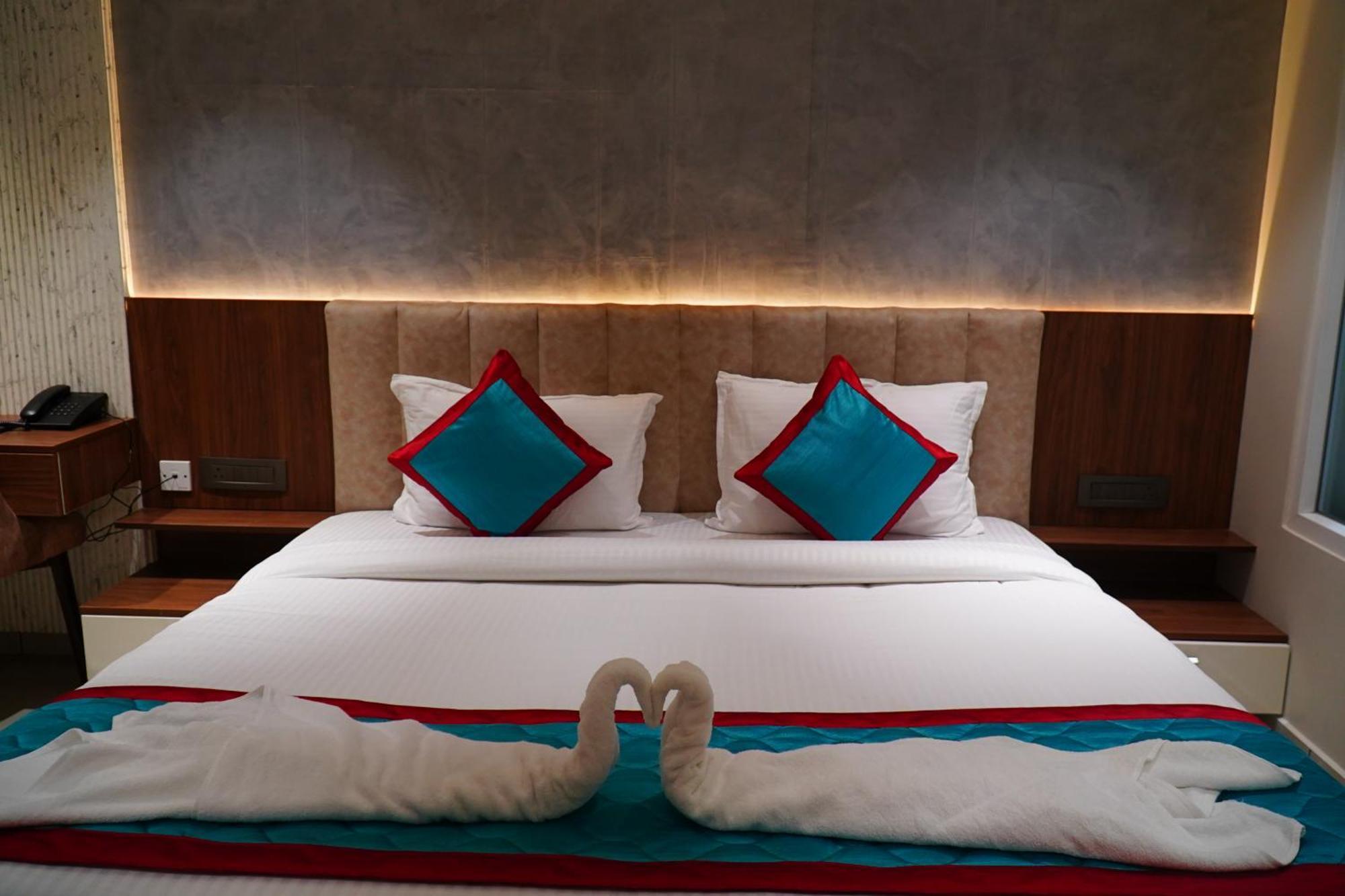 The Clouds End Hotel Devikolam Bagian luar foto