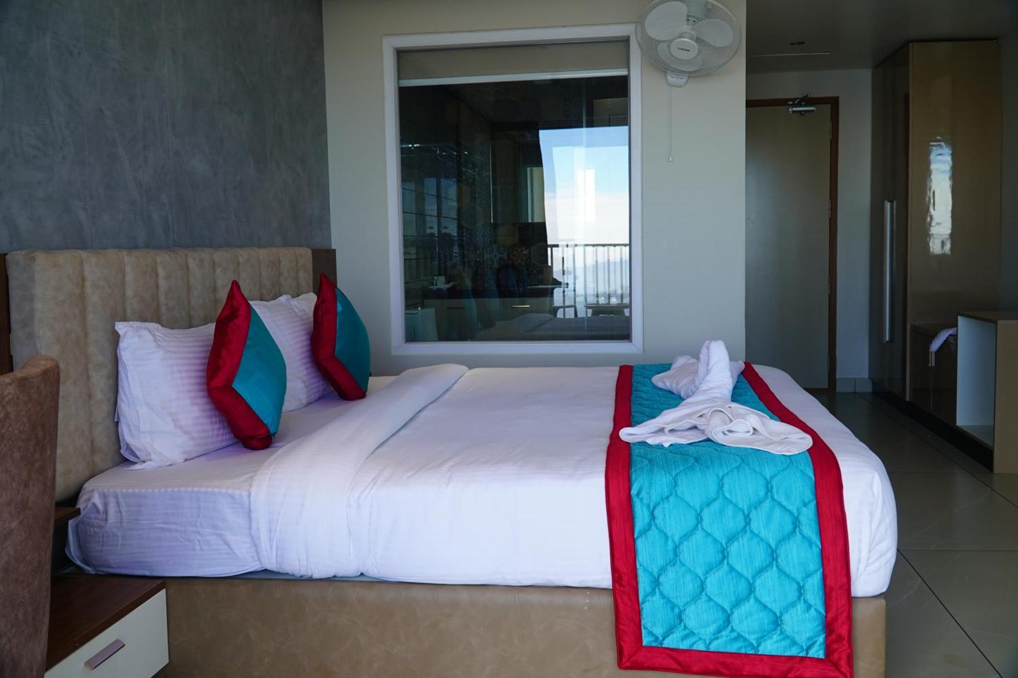 The Clouds End Hotel Devikolam Bagian luar foto