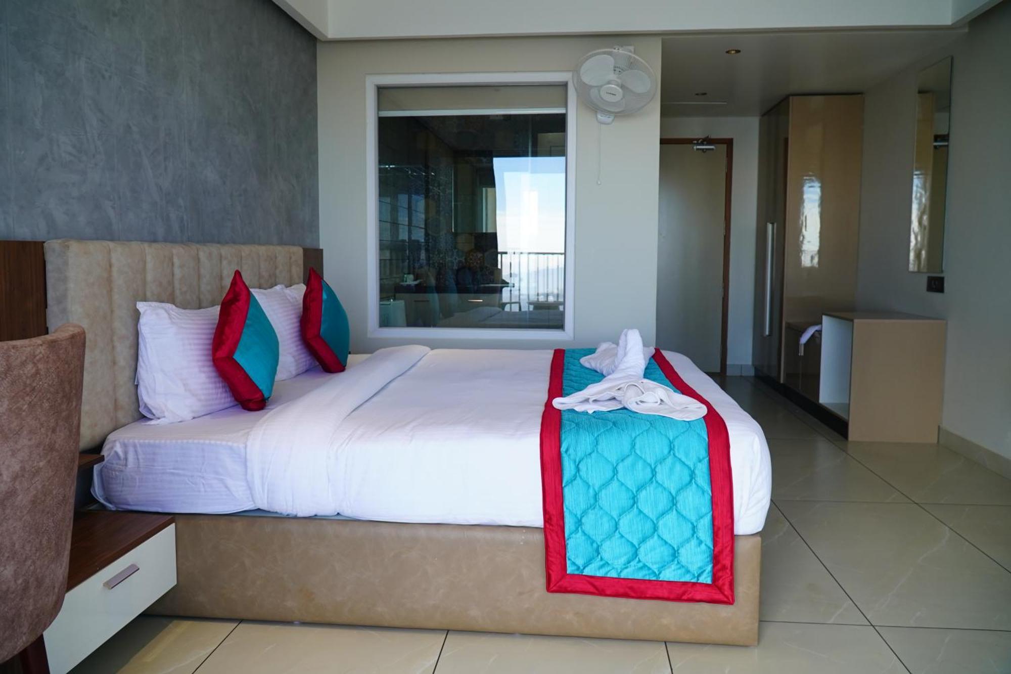 The Clouds End Hotel Devikolam Bagian luar foto
