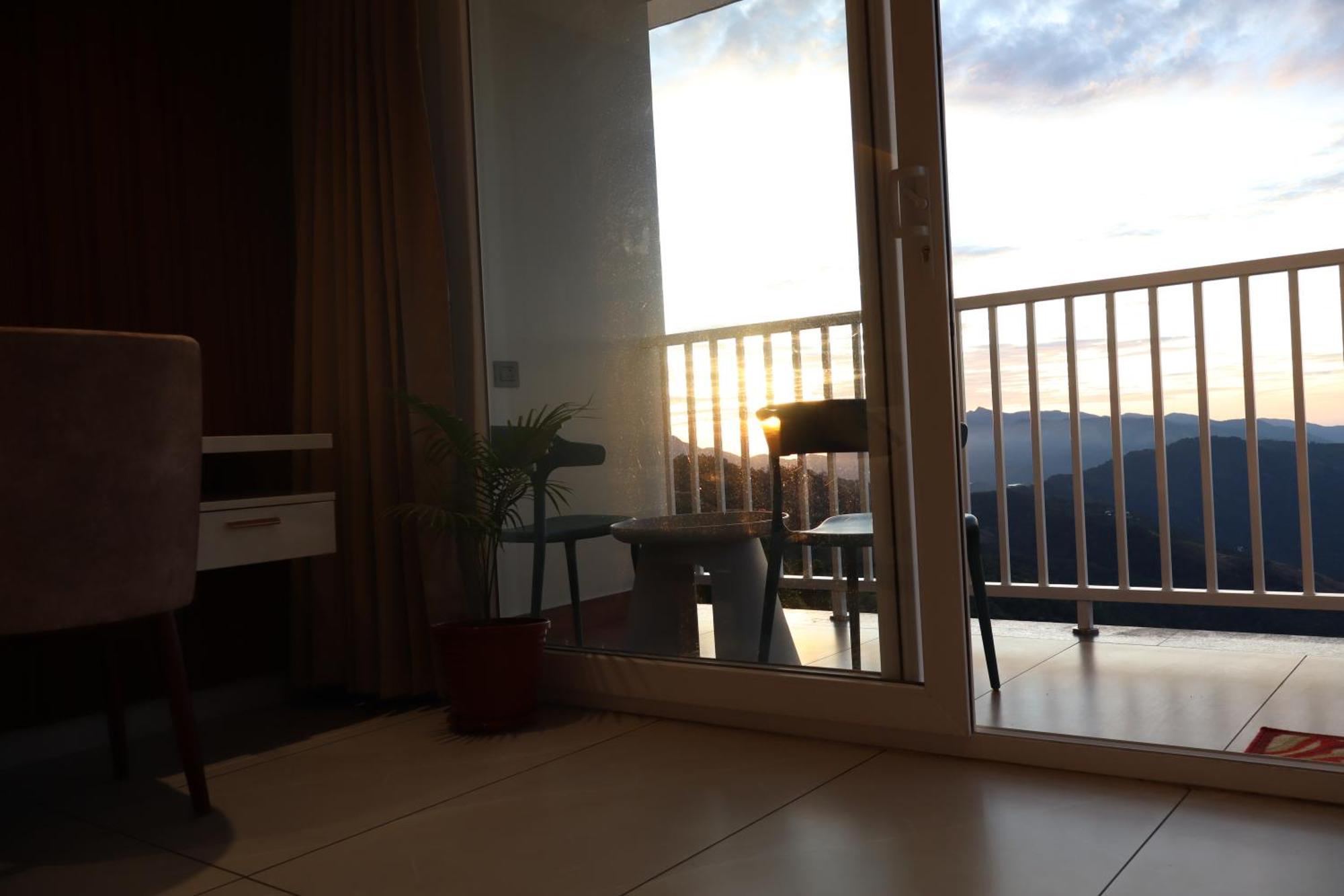 The Clouds End Hotel Devikolam Bagian luar foto
